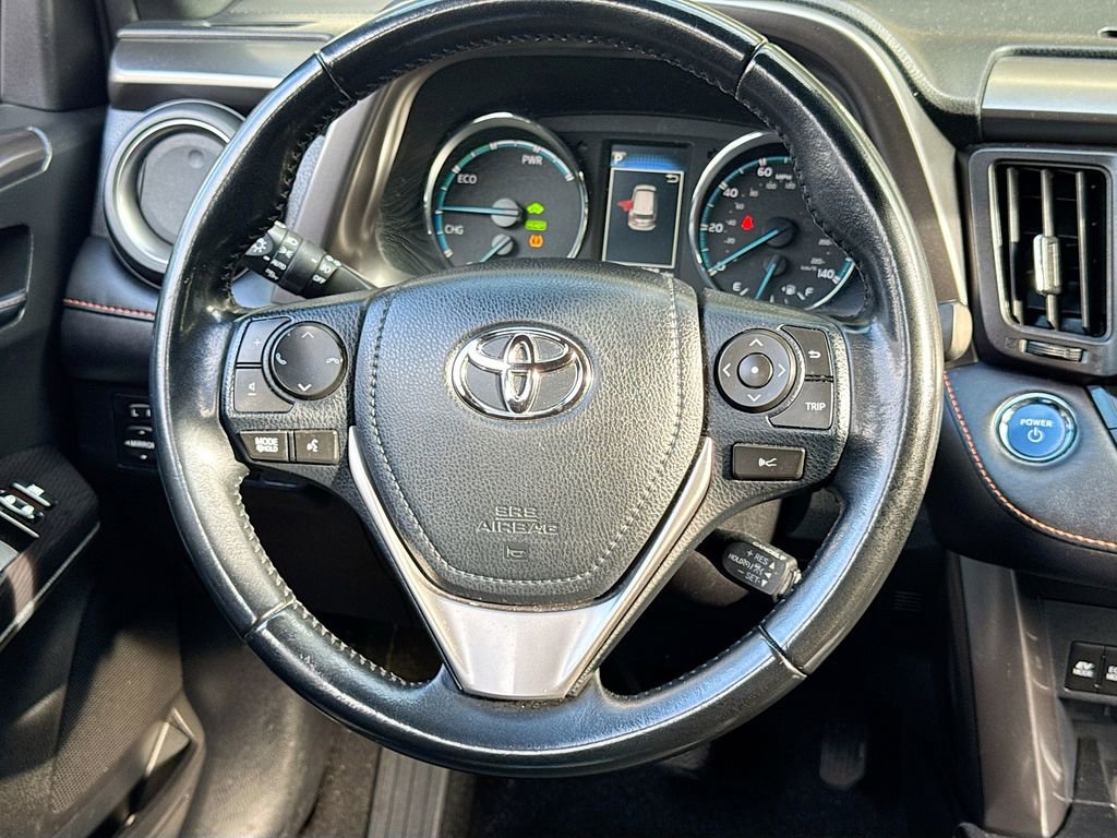 Used 2017 Toyota RAV4 SE image 17