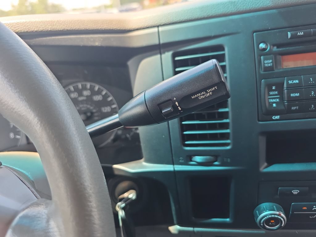 Used 2015 Nissan NV 3500 SV RWD image 35