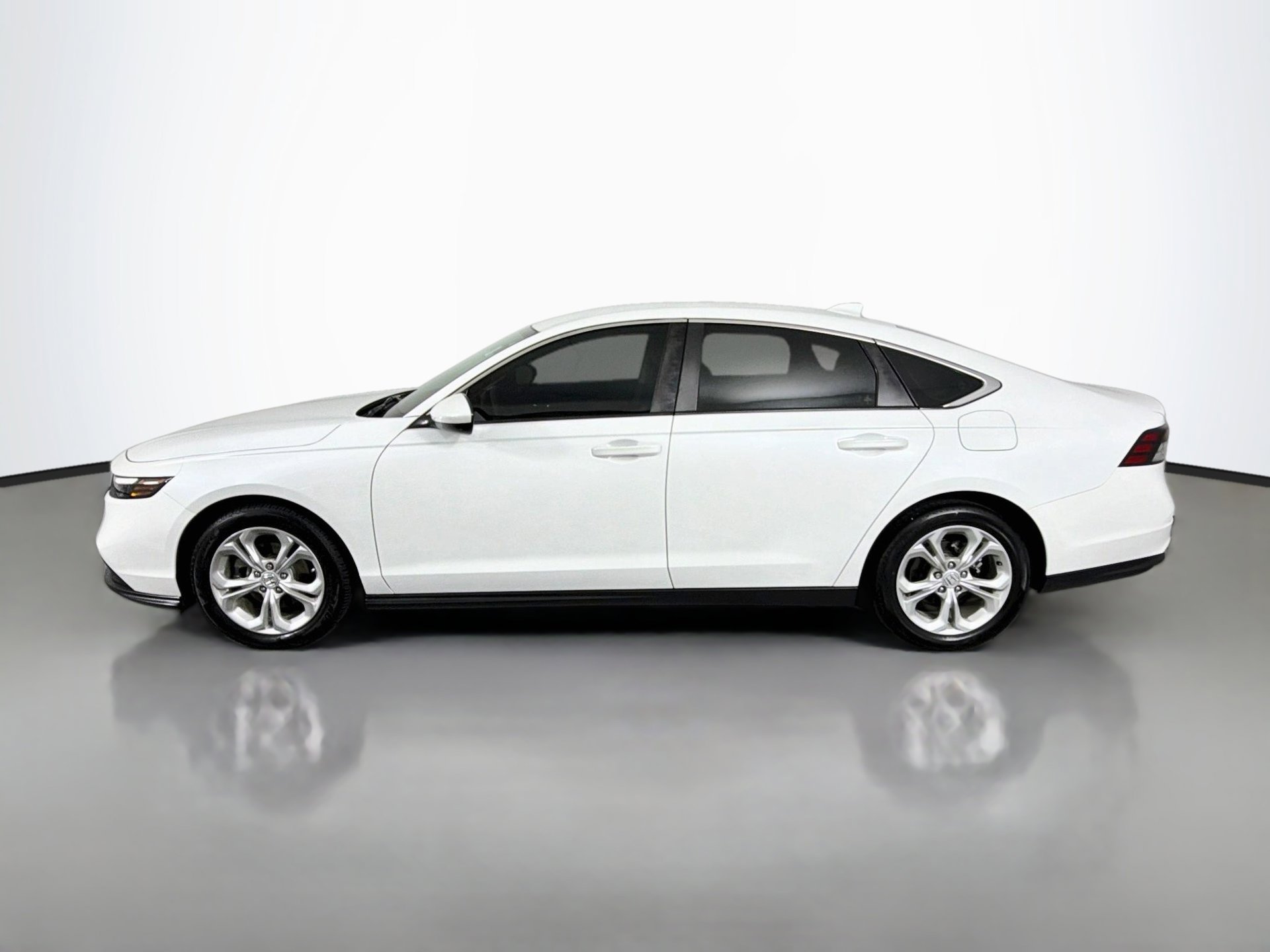 Used 2023 Honda Accord LX image 6