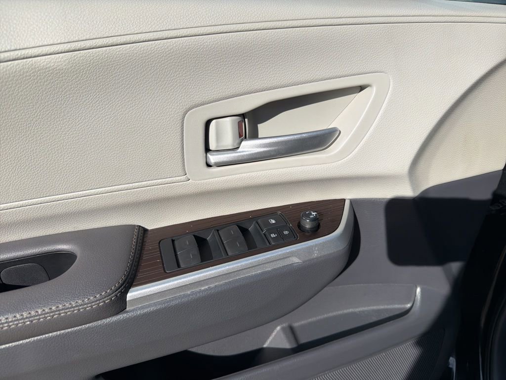 Used 2024 Toyota Sienna XLE image 13