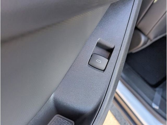 New 2026 Chevrolet Equinox LT w/ Convenience Package II image 11