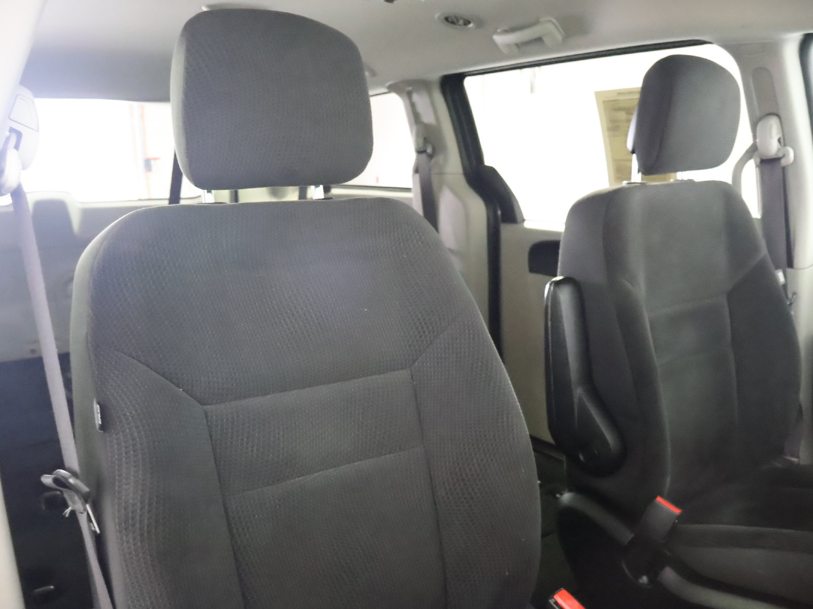 Used 2018 Dodge Grand Caravan SE FWD image 48