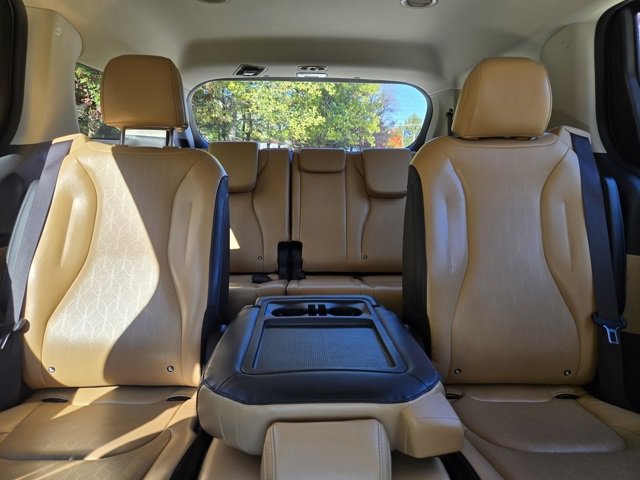 Used 2024 Kia Carnival LX image 32