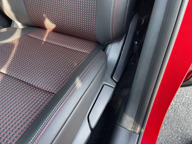 New 2025 Nissan Kicks SR image 16