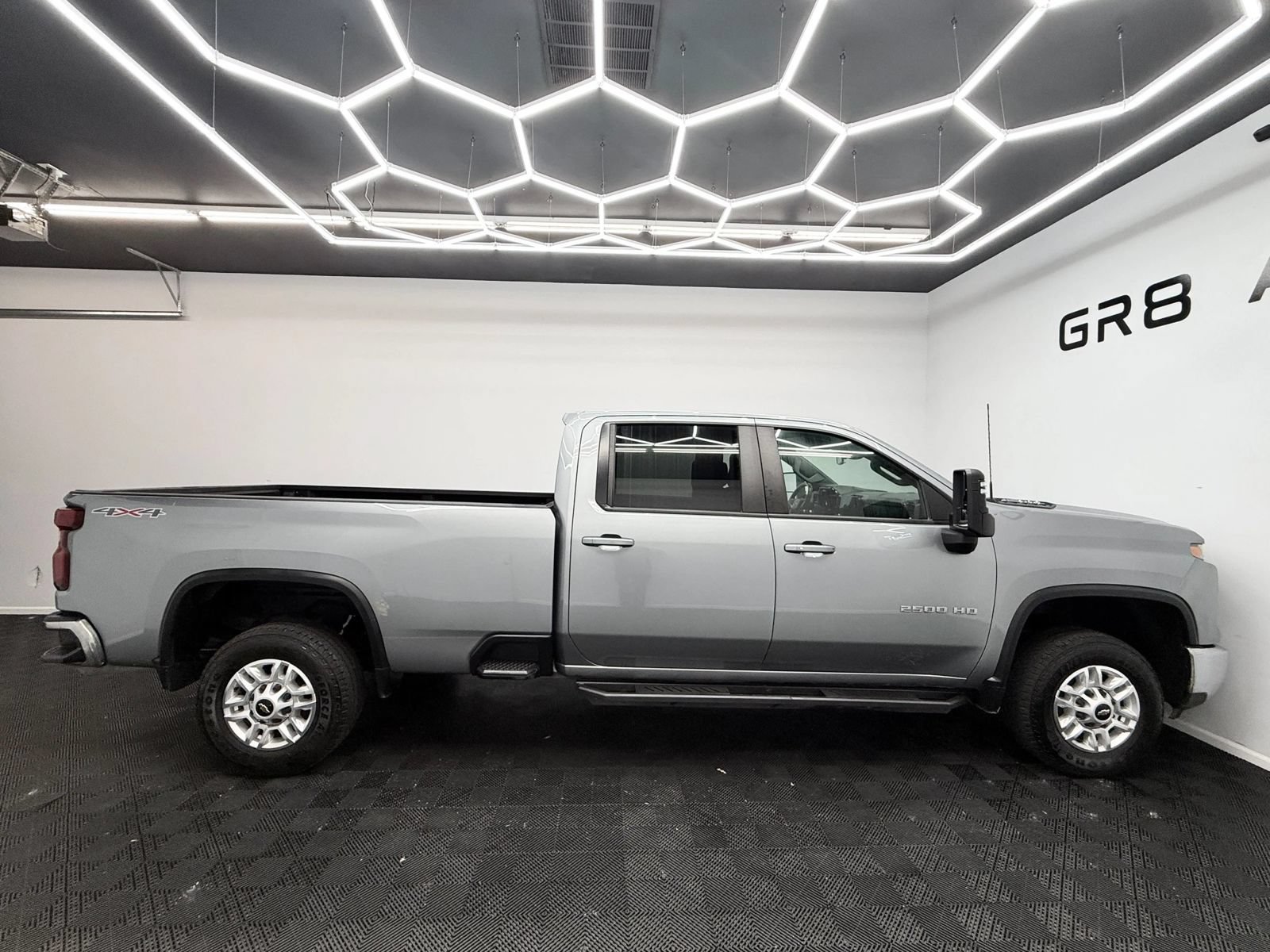Used 2024 Chevrolet Silverado 2500 LT w/ Convenience Package AWD/4WD image 9