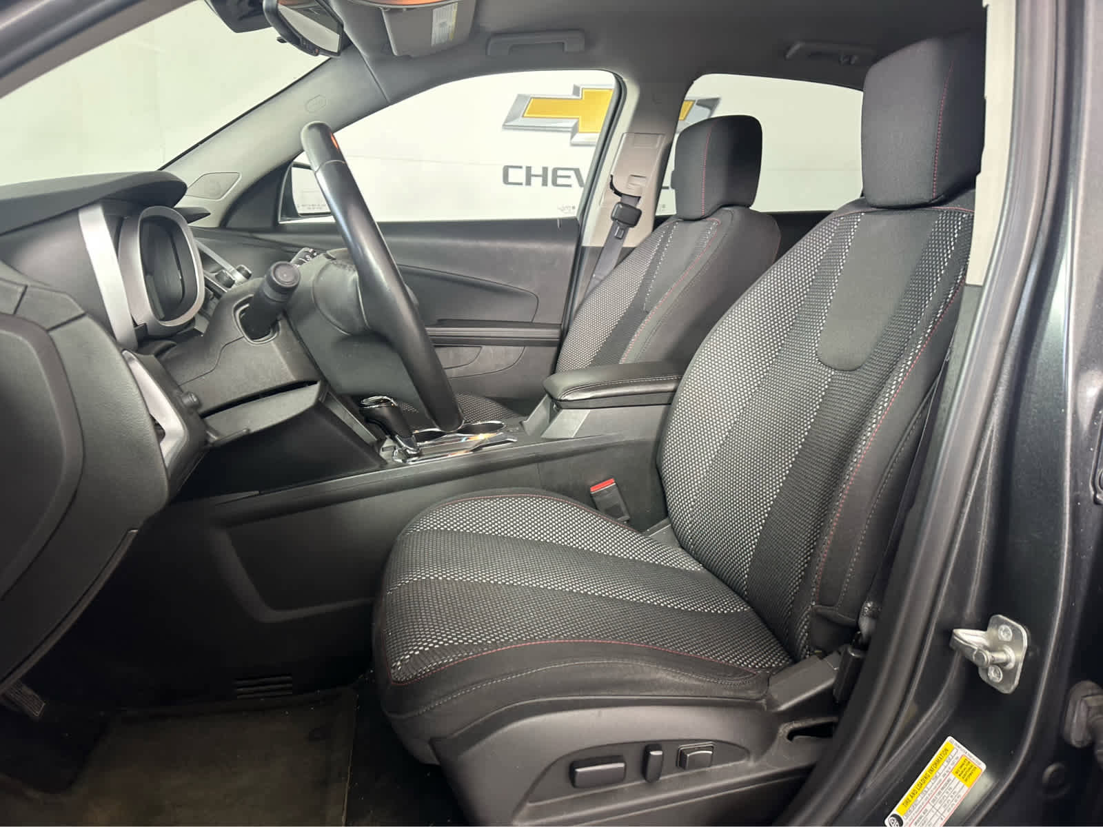 Used 2017 Chevrolet Equinox LT w/ Driver Confidence Package II image 12