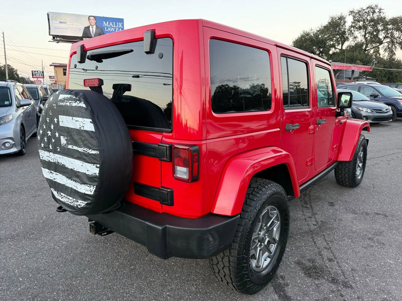 Used 2015 Jeep Wrangler Unlimited Rubicon w/ Connectivity Group AWD/4WD image 5