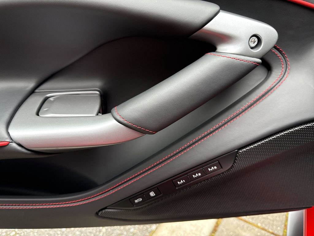 Certified 2022 Ferrari F8 Tributo RWD image 13