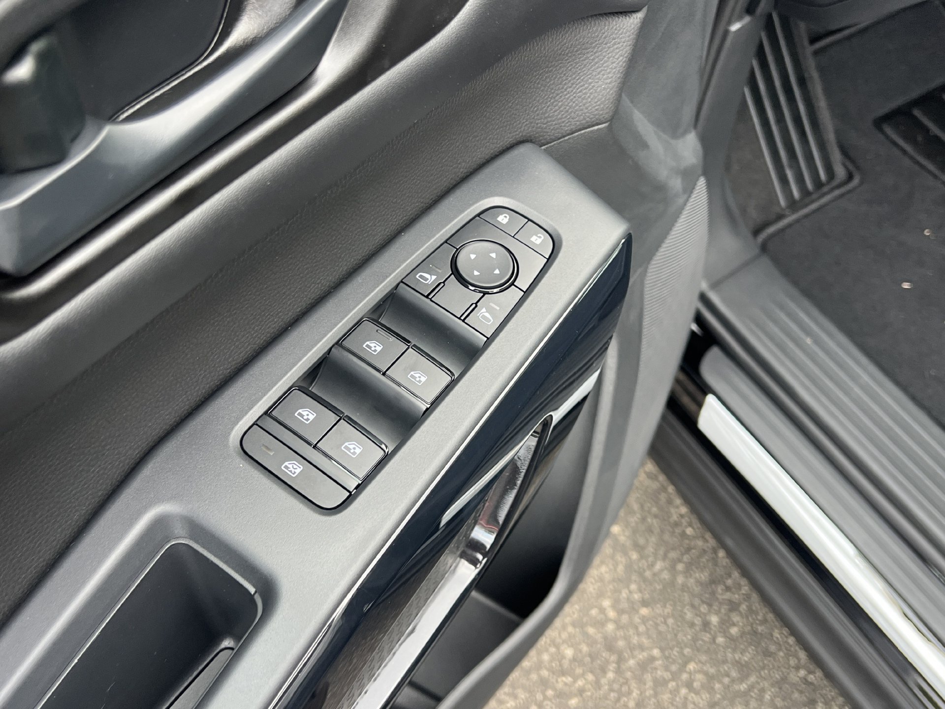 New 2026 Nissan Pathfinder SV FWD image 16