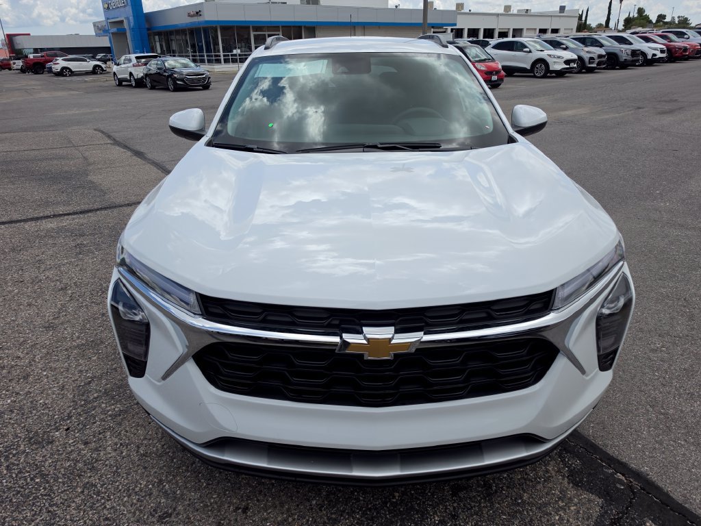 New 2026 Chevrolet Trax LT w/ Driver Confidence Package FWD image 8
