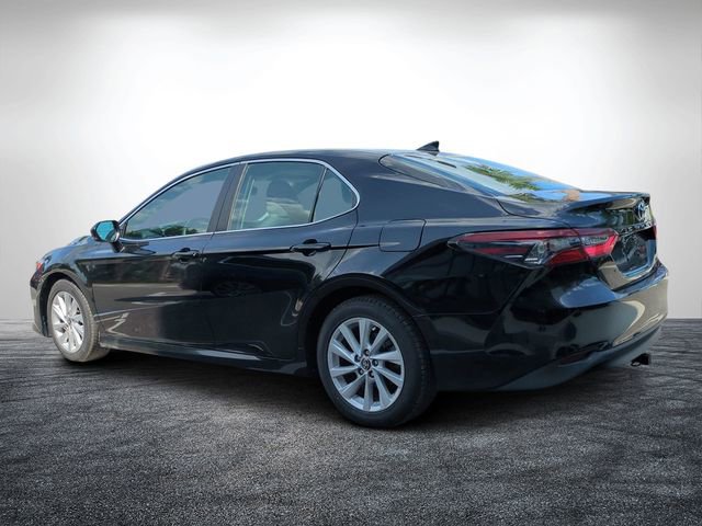 Used 2022 Toyota Camry LE w/ Convenience Package FWD image 5