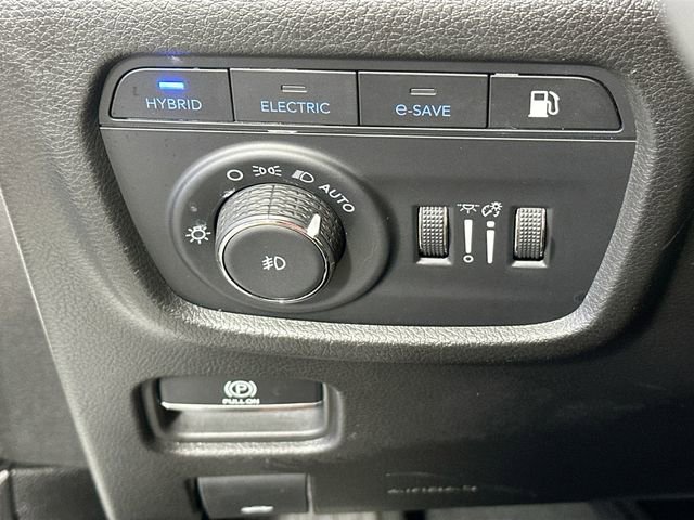 Used 2022 Jeep Grand Cherokee Overland w/ Luxury Tech Group IV AWD/4WD image 26