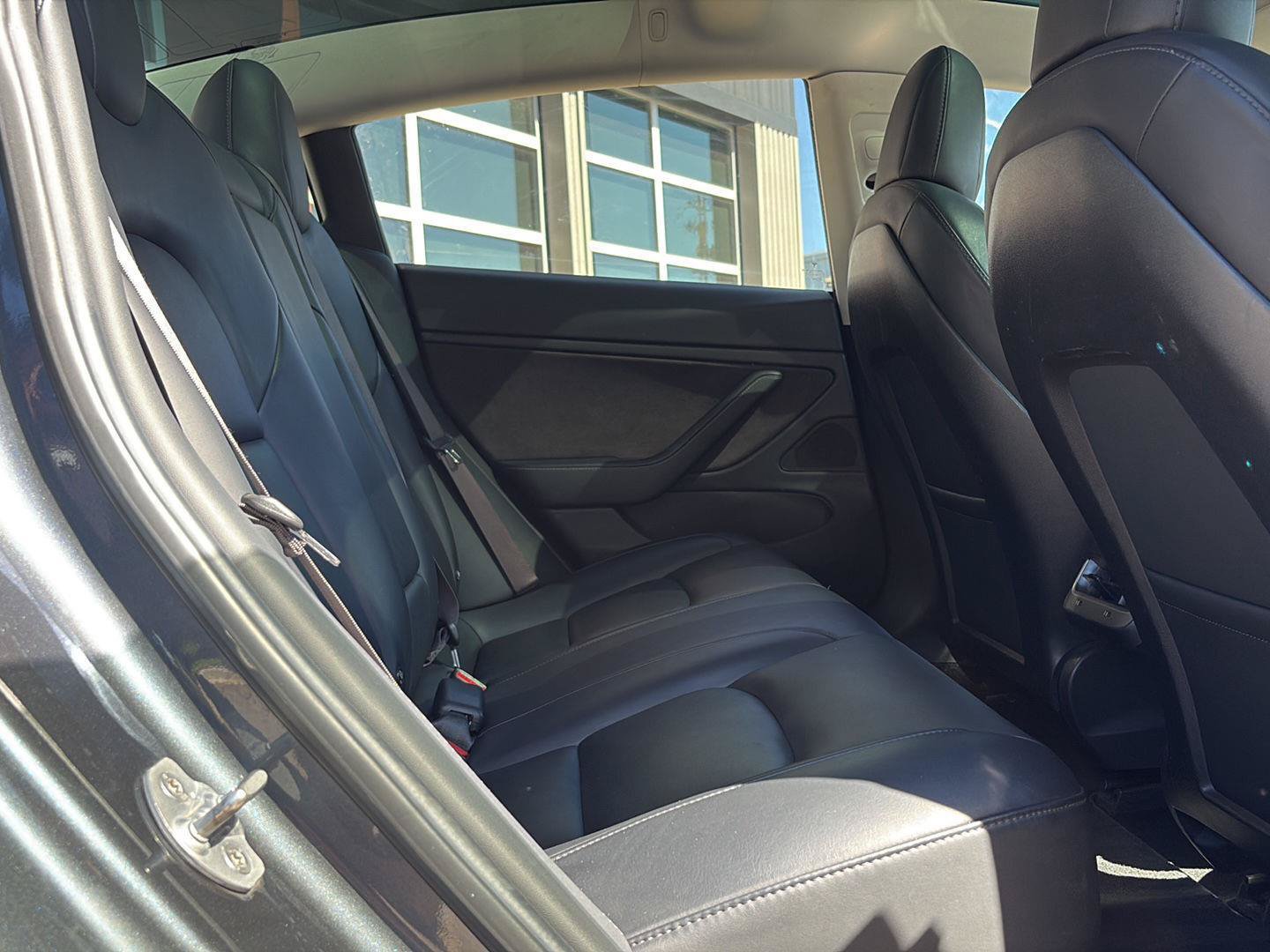 Used 2018 Tesla Model 3 Long Range AWD/4WD image 23