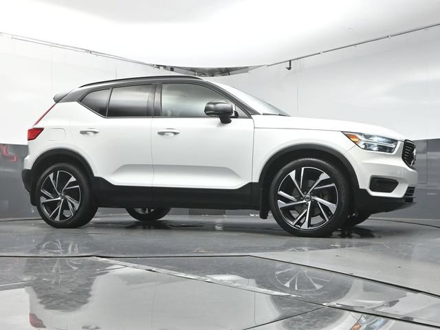 Used 2020 Volvo XC40 T5 R-Design w/ Protection Package AWD/4WD image 32