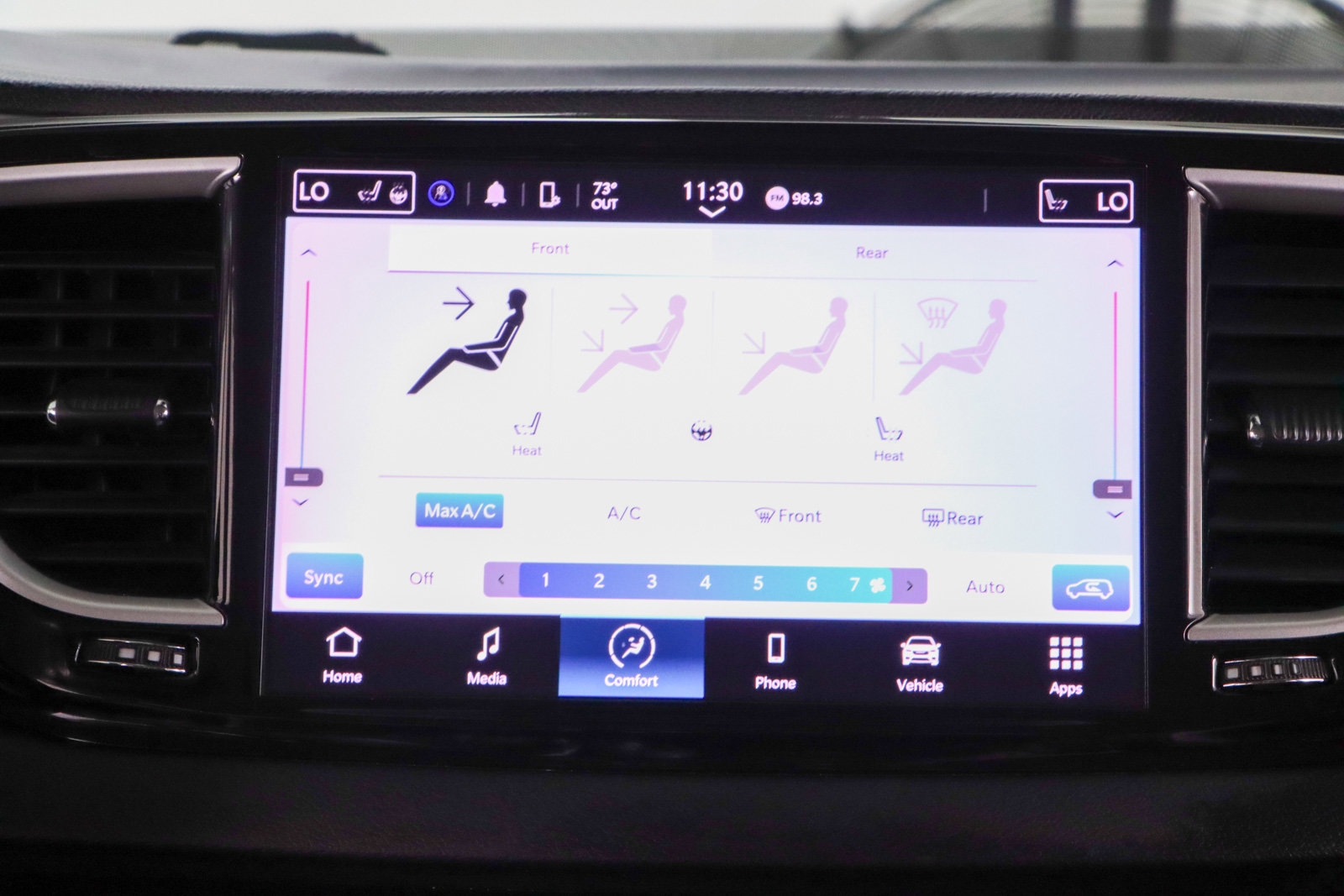 Used 2023 Chrysler Pacifica Touring-L FWD image 19