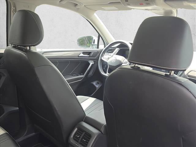Certified 2023 Volkswagen Tiguan SE w/ Panoramic Sunroof Package FWD image 25