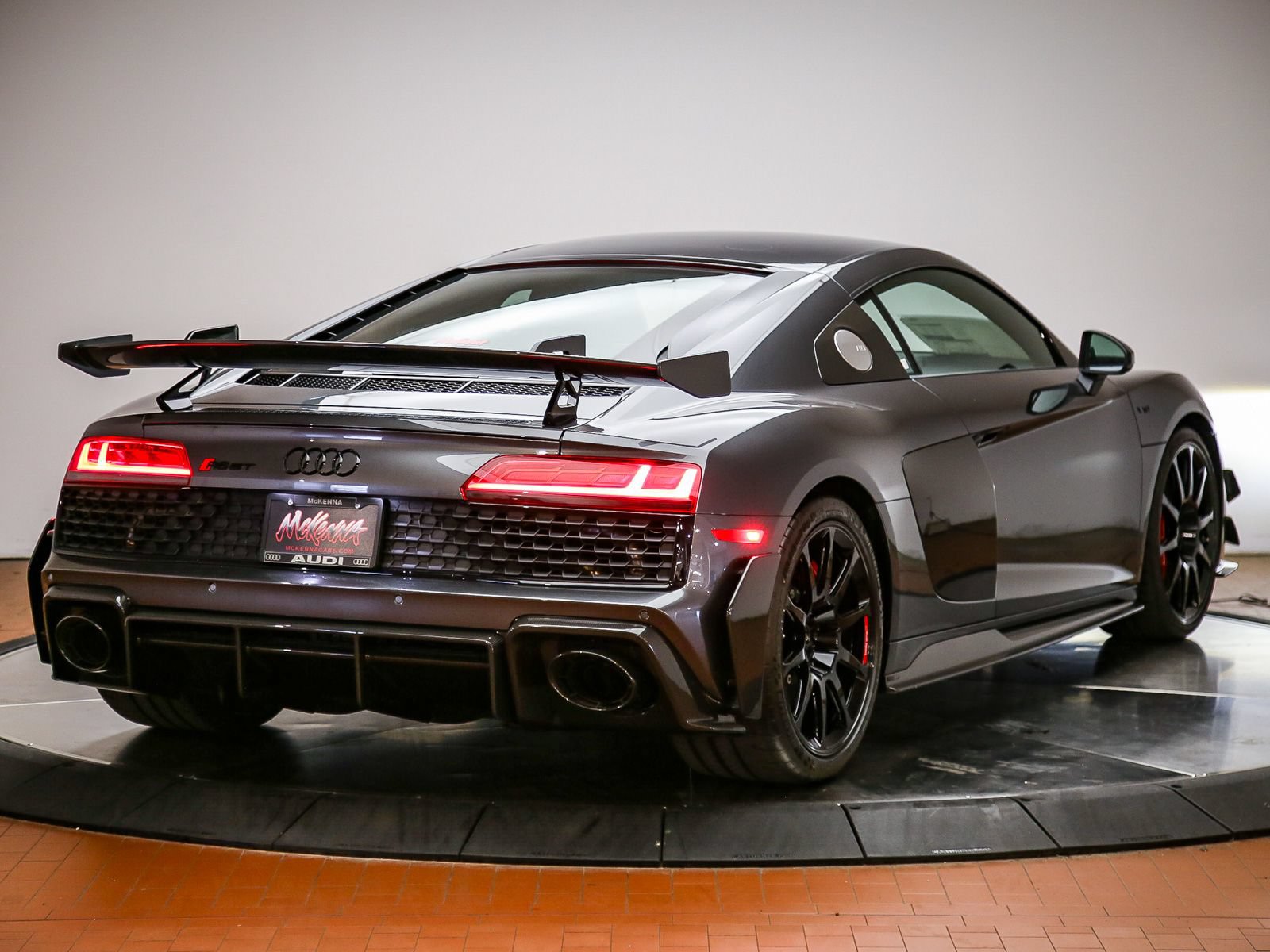 Used 2023 Audi R8 V10 GT RWD image 17