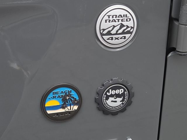 Used 2019 Jeep Wrangler Unlimited Sahara w/ Safety Group image 17