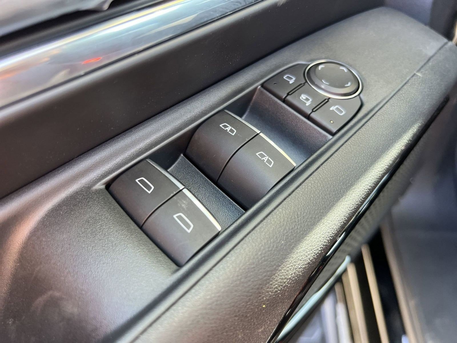 New 2024 Chevrolet Silverado EV RST image 26