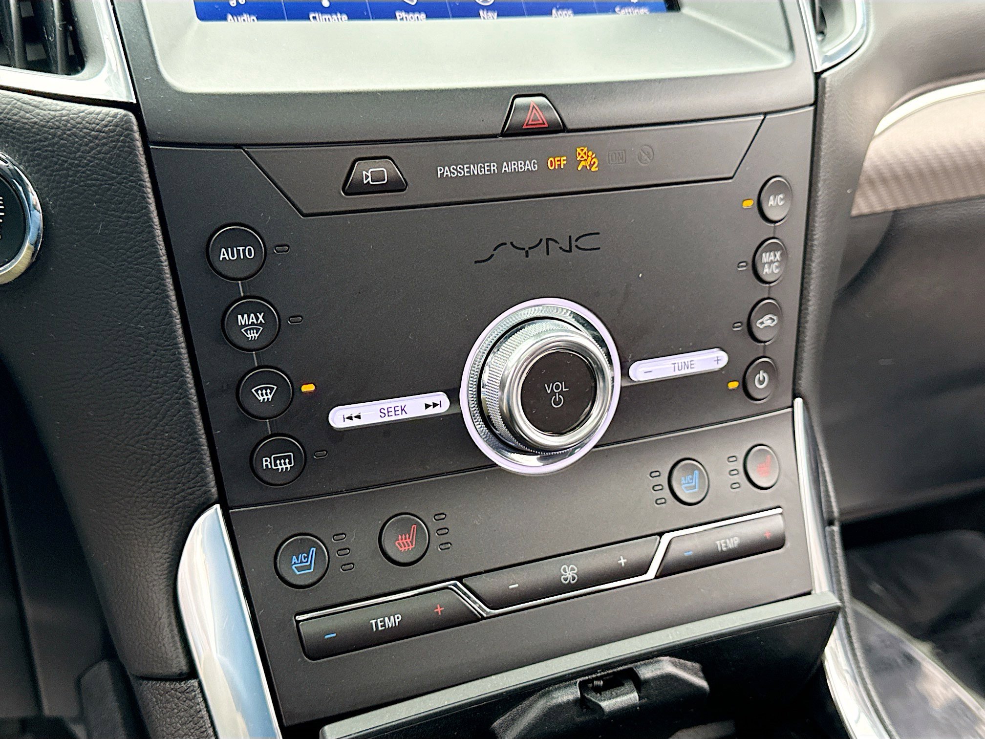 Used 2020 Ford Edge Titanium w/ Equipment Group 301A image 11