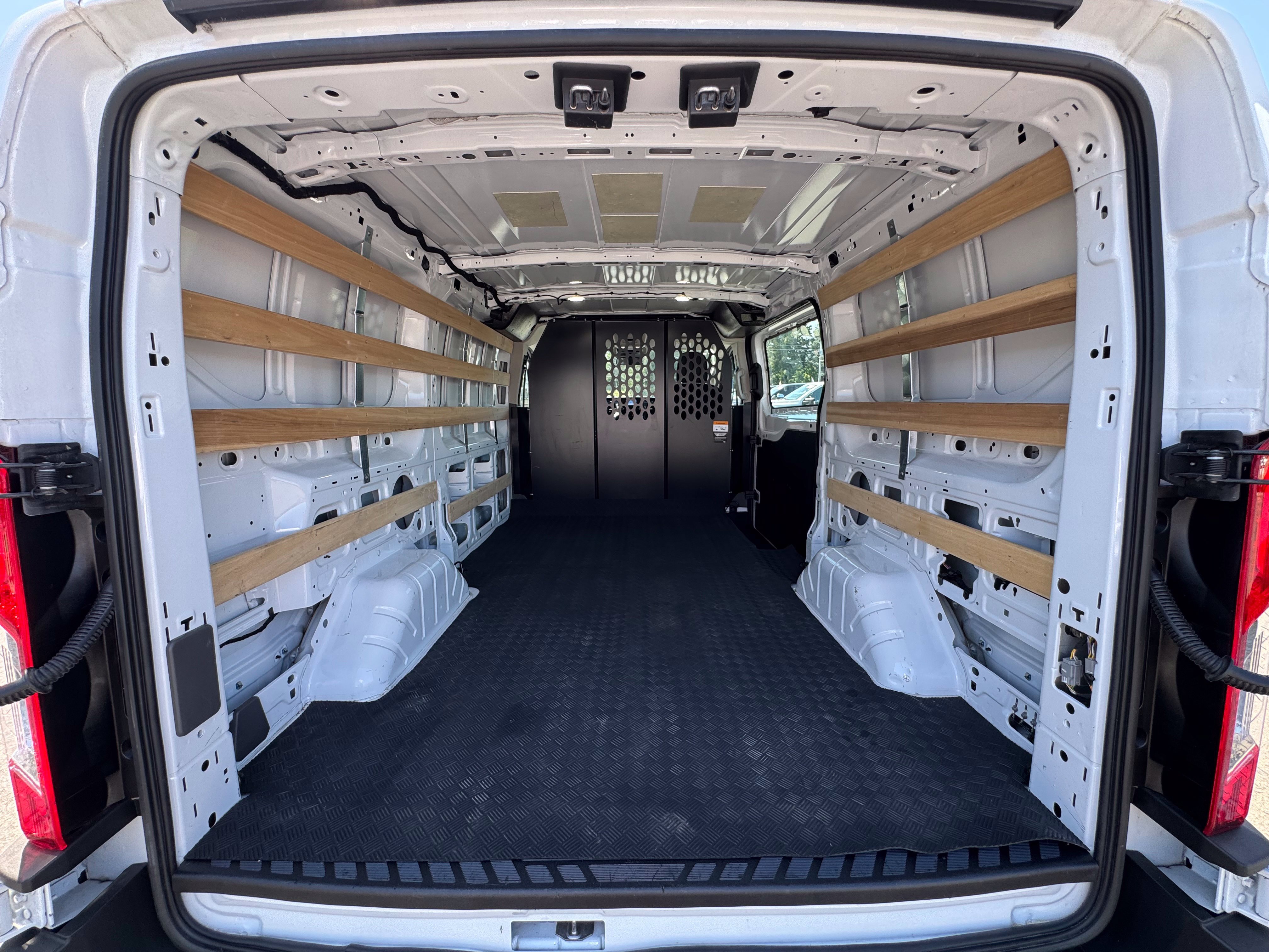 Used 2025 Ford Transit 250 Low Roof w/ Exterior Upgrade Package RWD image 18