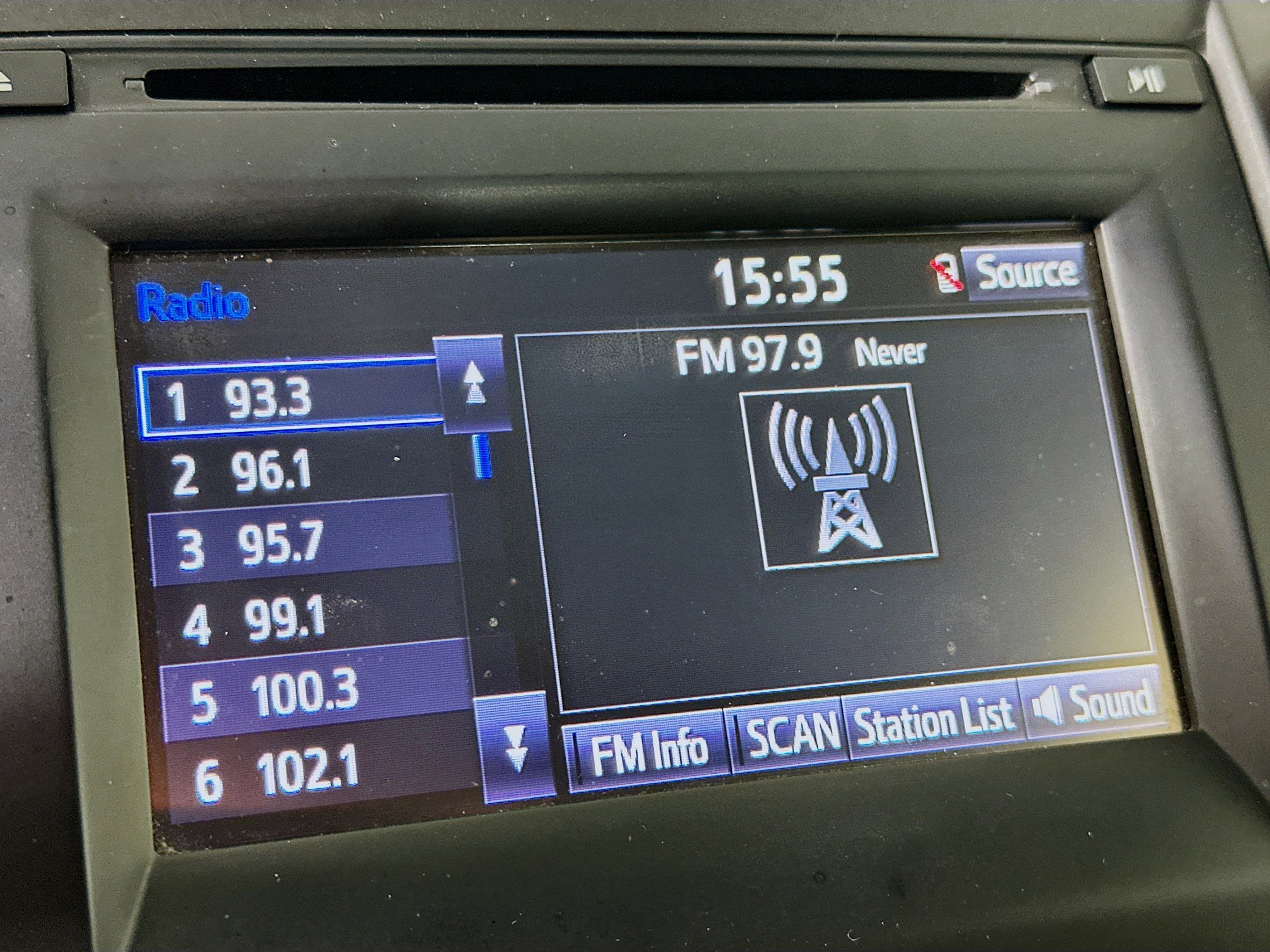 Used 2015 Toyota Camry LE image 21