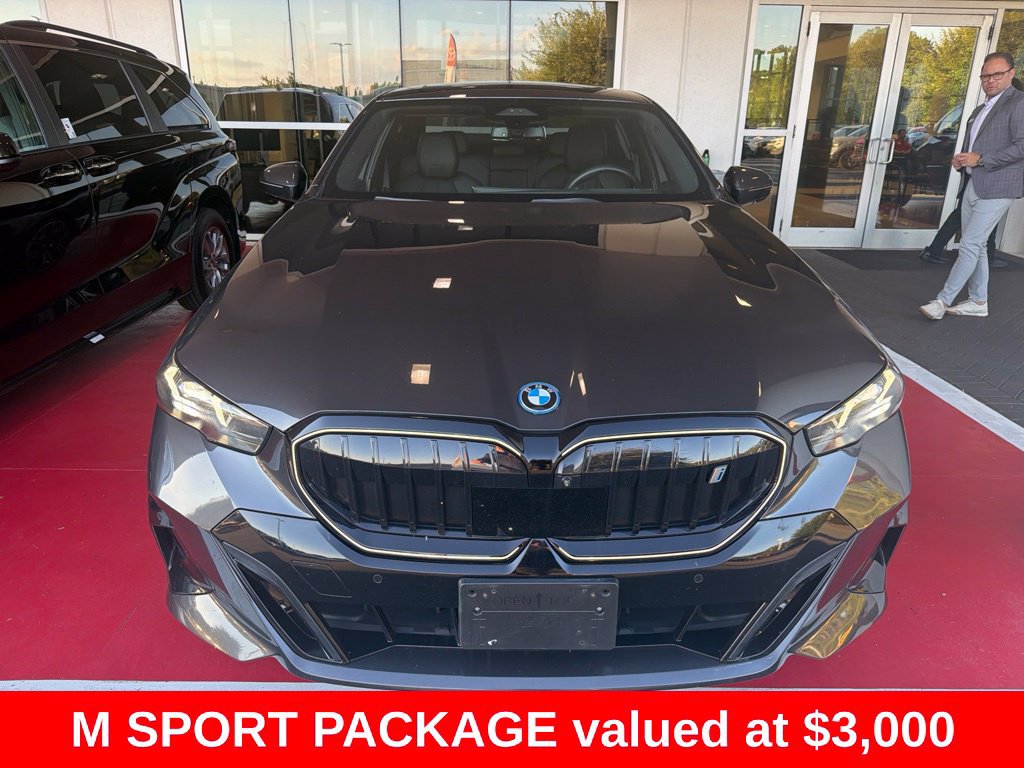 Used 2024 BMW i5 eDrive40i w/ M Sport Package RWD image 1