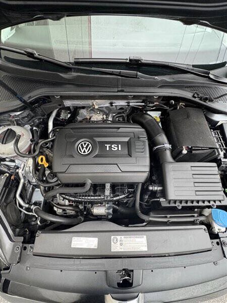 Used 2015 Volkswagen Golf S FWD image 16