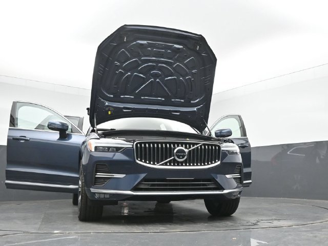 Used 2023 Volvo XC60 B5 Plus w/ Protection Package Premier AWD/4WD image 48