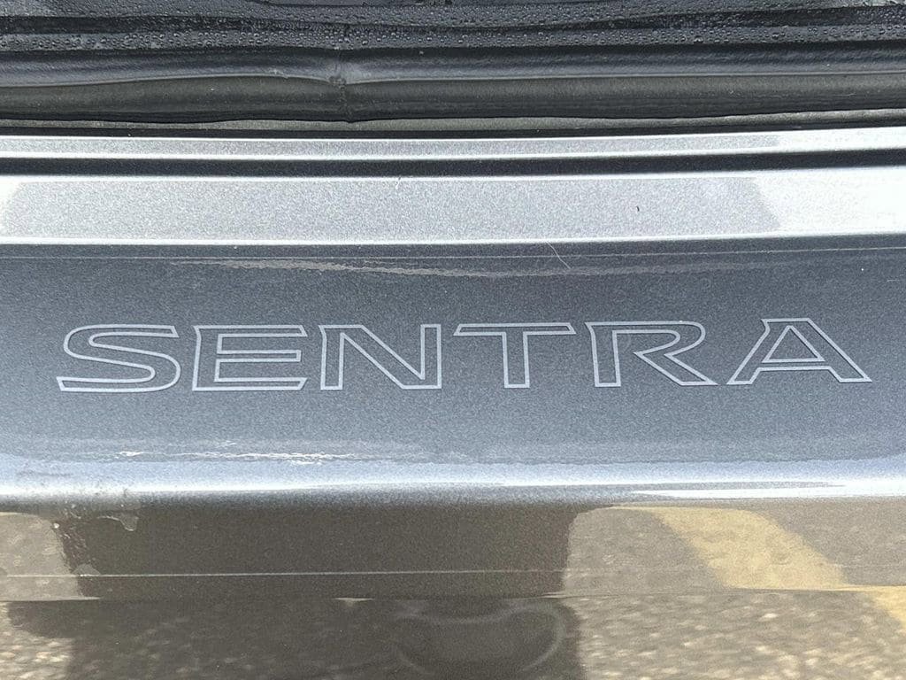 Certified 2023 Nissan Sentra SR FWD image 14