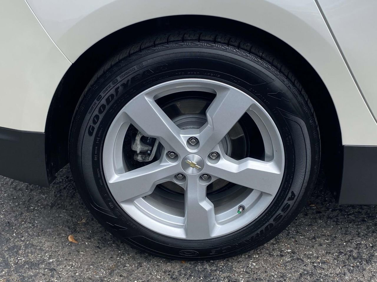 Used 2013 Chevrolet Volt Premium w/ Premium Trim Package FWD image 7