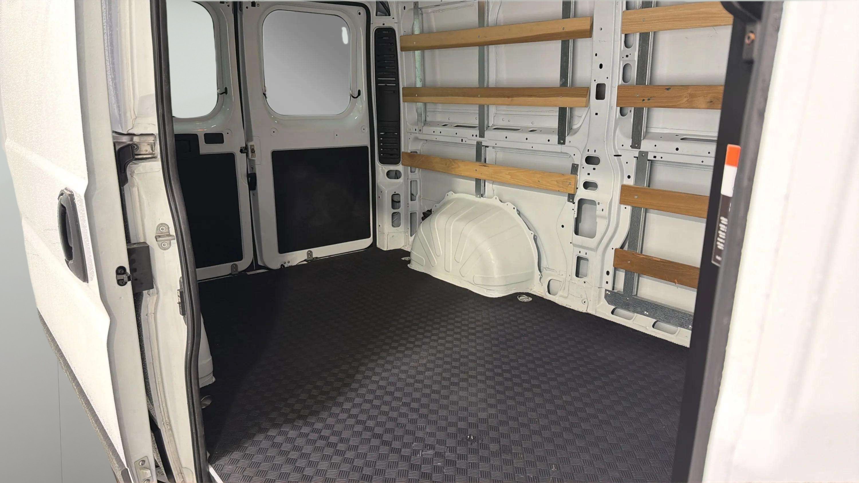 Used 2025 RAM ProMaster 2500 w/ U-Haul Equipment Group FWD image 10
