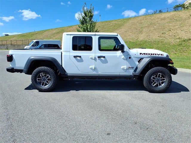 New 2025 Jeep Gladiator Mojave image 3