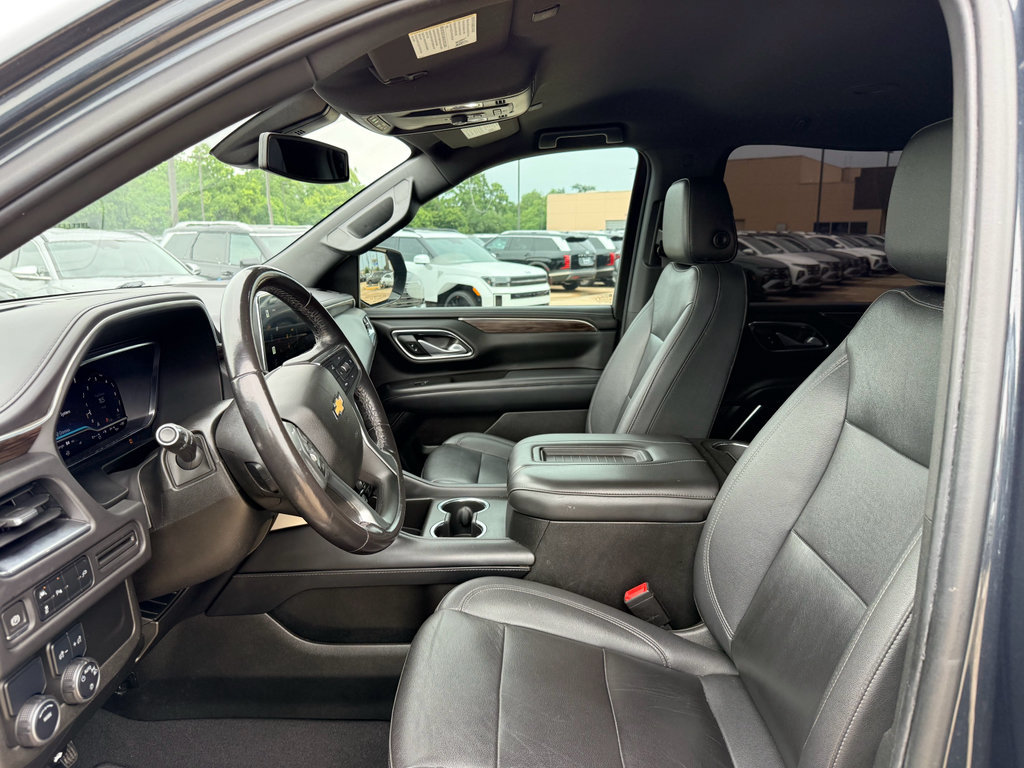 Used 2022 Chevrolet Suburban LT RWD image 15