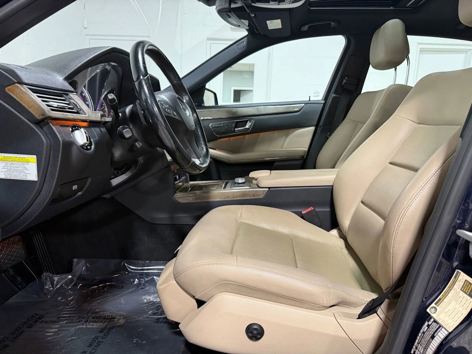 Used 2010 Mercedes-Benz E 350 E 350 4MATIC Sedan 4D image 12