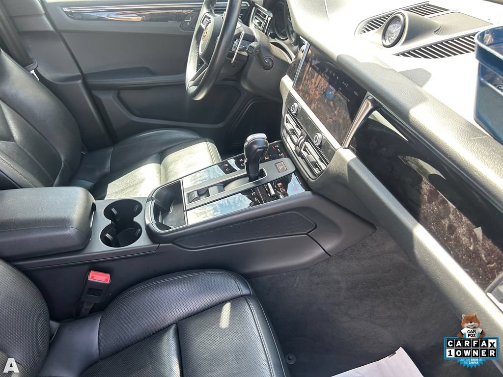 Used 2024 Porsche Macan AWD/4WD image 13