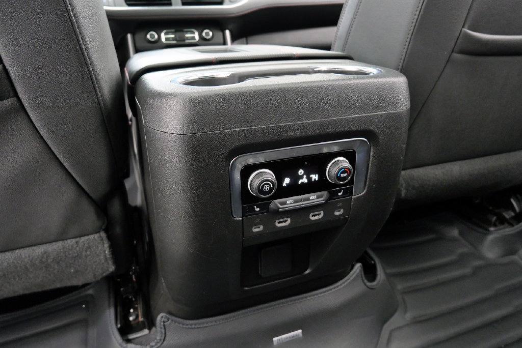 Used 2023 Chevrolet Suburban RST w/ Luxury Package AWD/4WD image 21