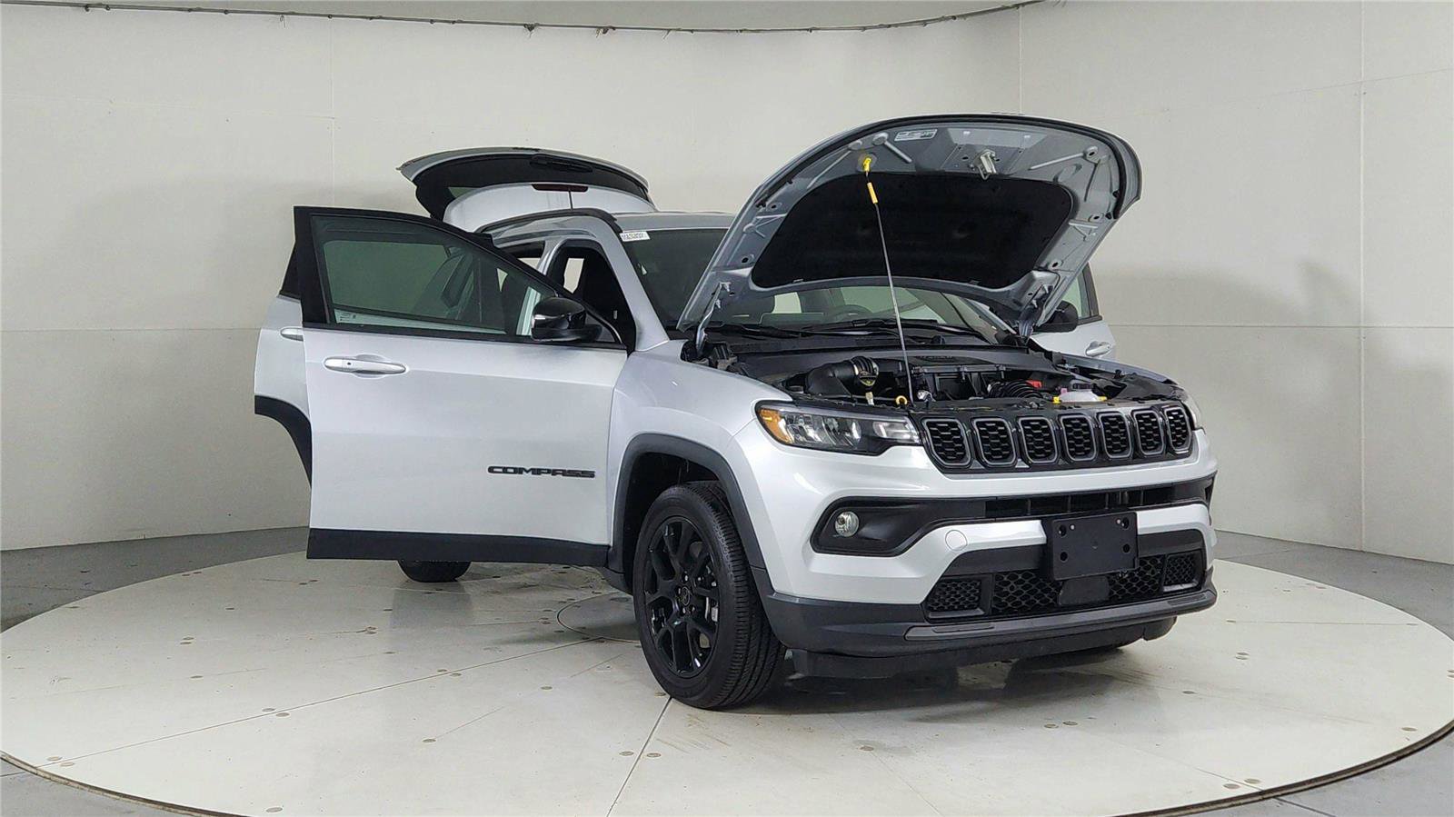 Used 2025 Jeep Compass Latitude w/ Convenience Group image 9