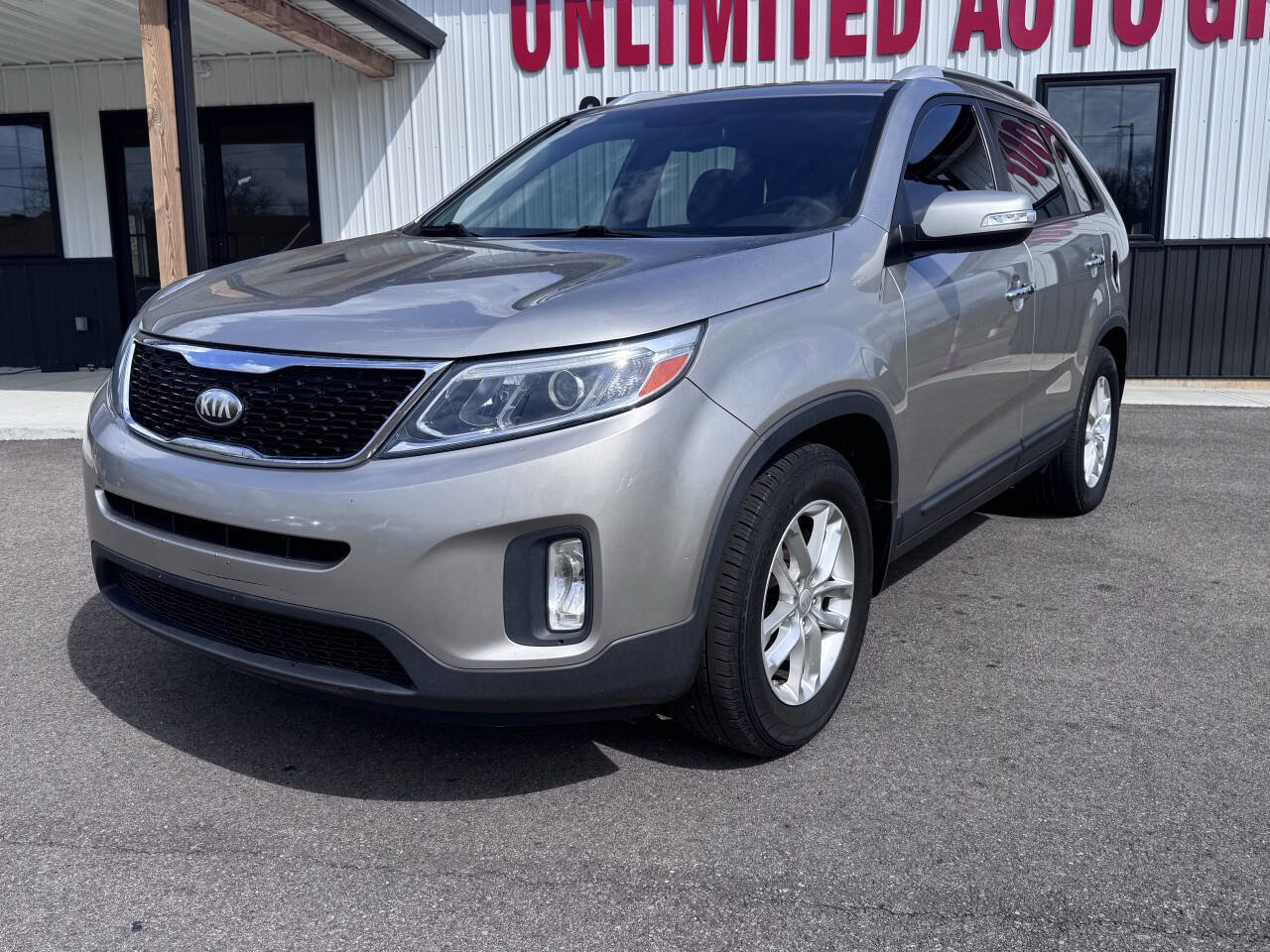 Used 2014 Kia Sorento LX image 2