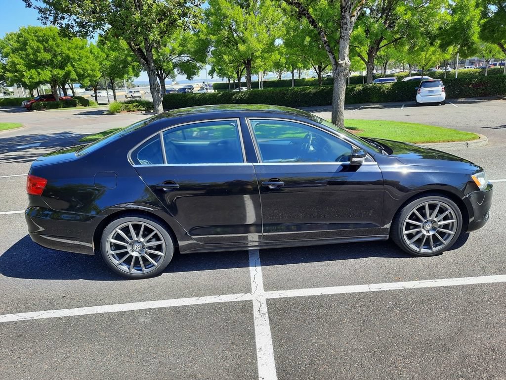 Used 2013 Volkswagen Jetta SE FWD image 4