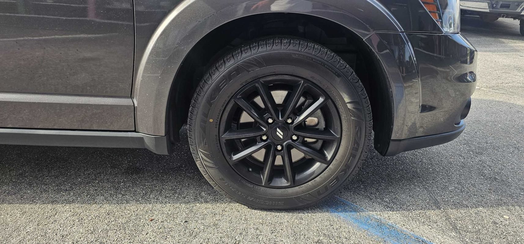 Used 2019 Dodge Journey SE w/ Blacktop Package FWD image 9