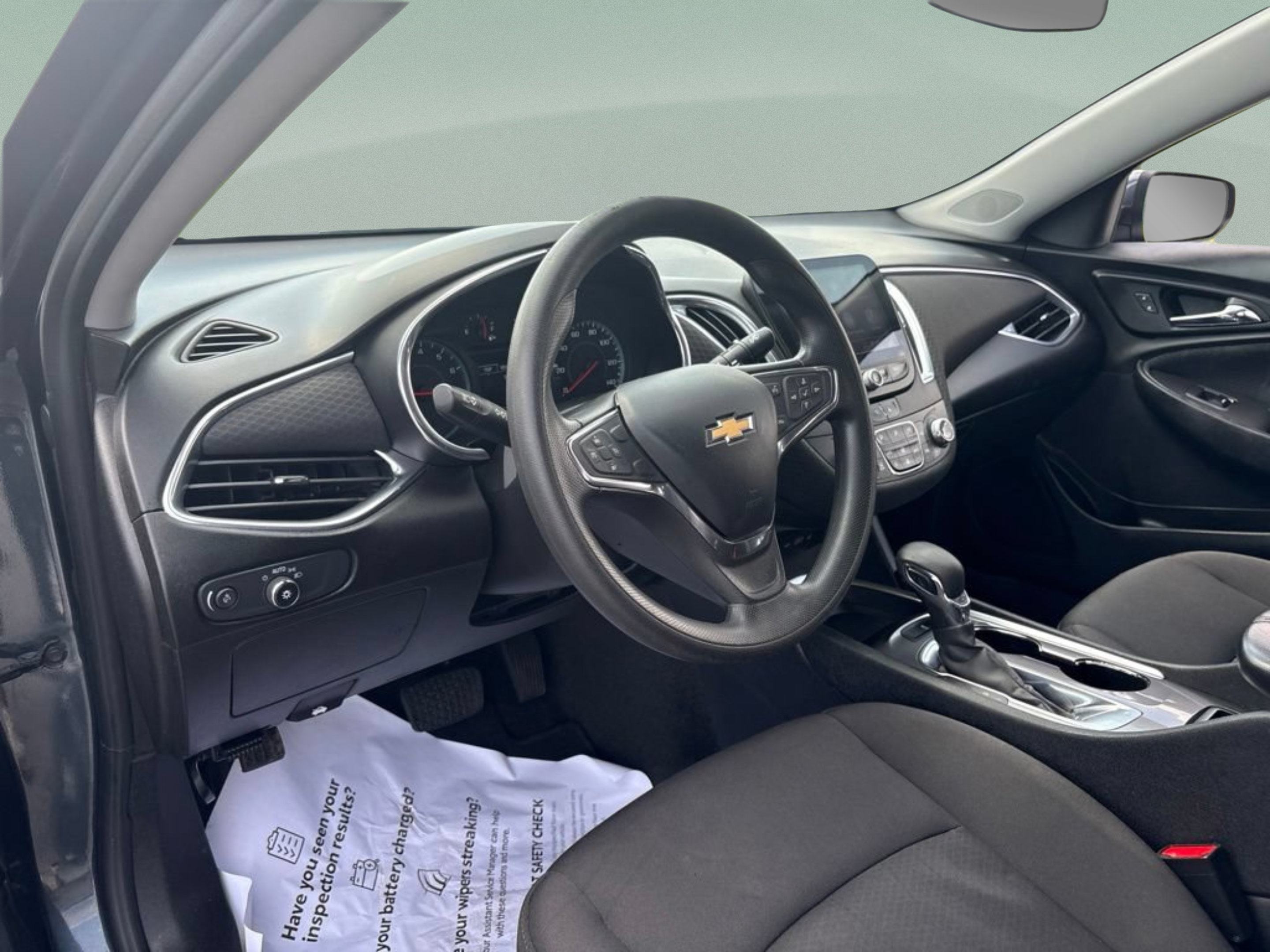 Used 2021 Chevrolet Malibu LT FWD image 17
