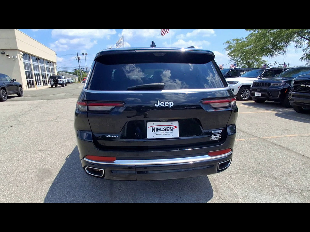 Certified 2023 Jeep Grand Cherokee L Summit w/ Advanced Protech Group IV AWD/4WD image 7