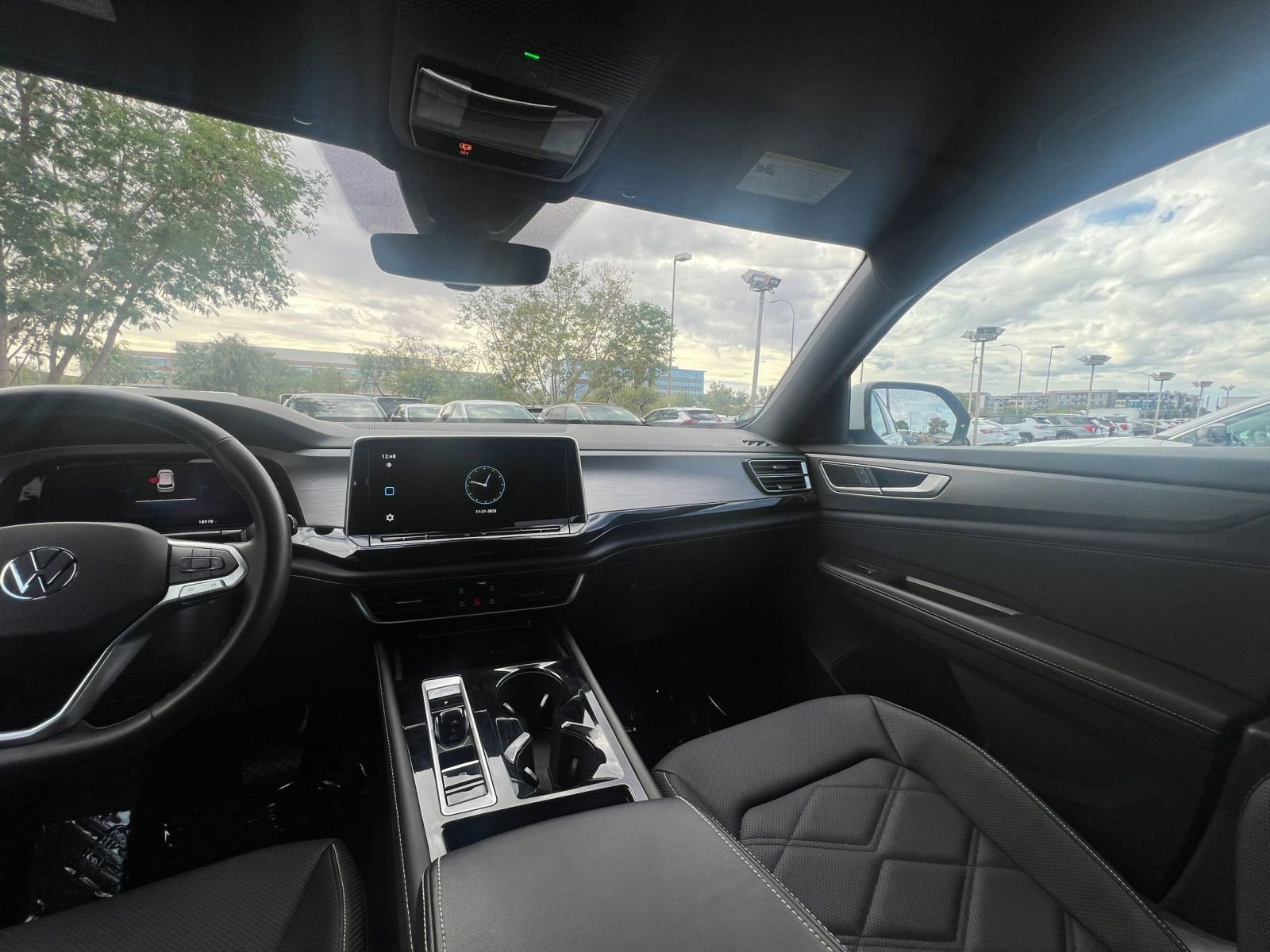 Used 2025 Volkswagen Atlas Cross Sport SE image 35