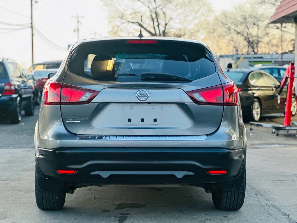 Used 2017 Nissan Rogue Sport S w/ S Appearance Package image 7