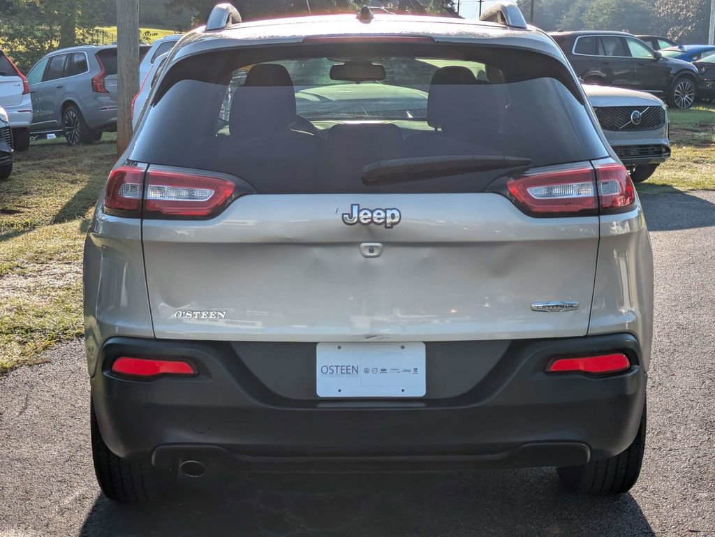 Used 2015 Jeep Cherokee Latitude FWD image 5