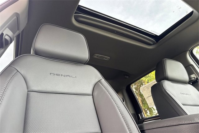 New 2026 GMC Sierra 2500 Denali w/ Denali Reserve Package image 18