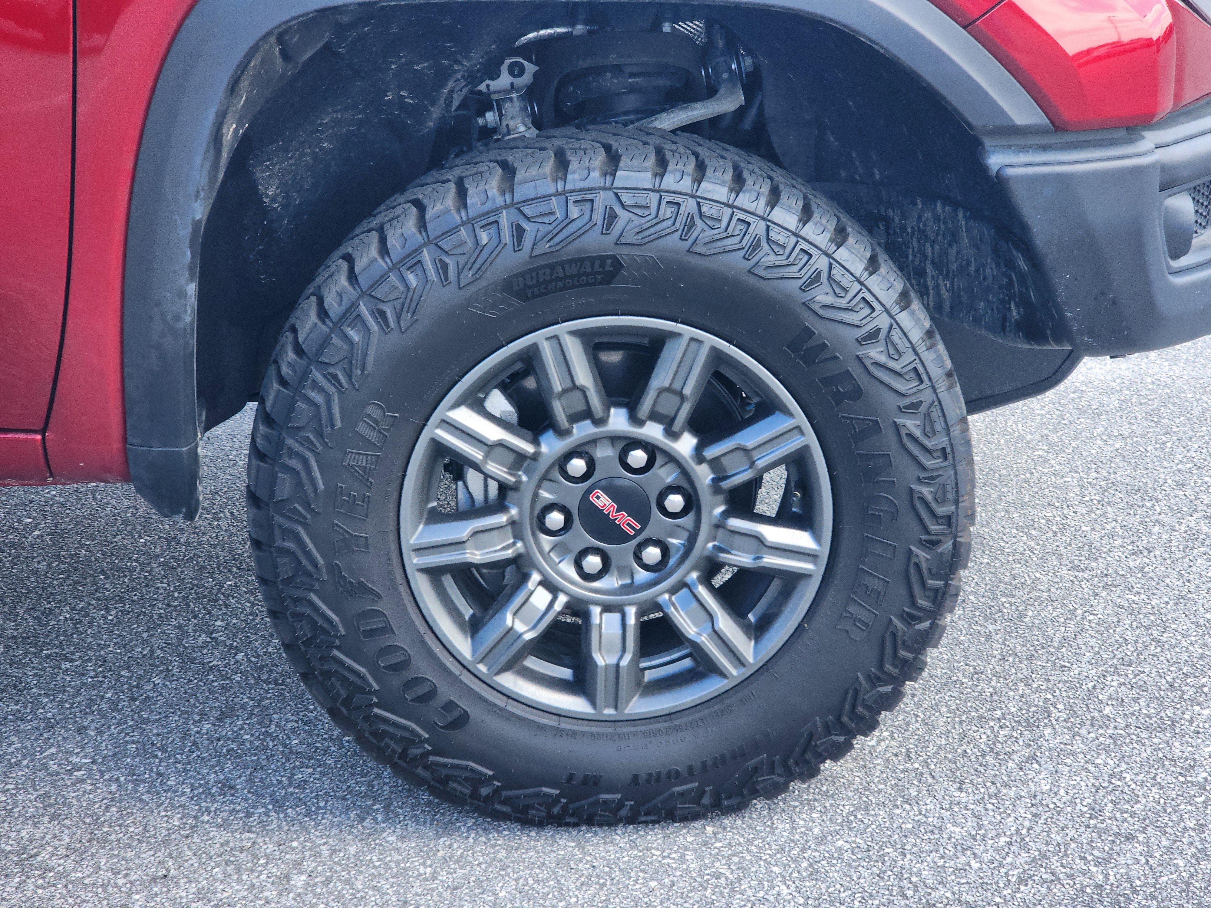 Used 2025 GMC Sierra 1500 AT4X image 8