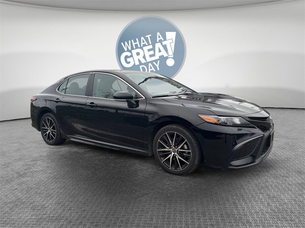 Used 2022 Toyota Camry SE video 1