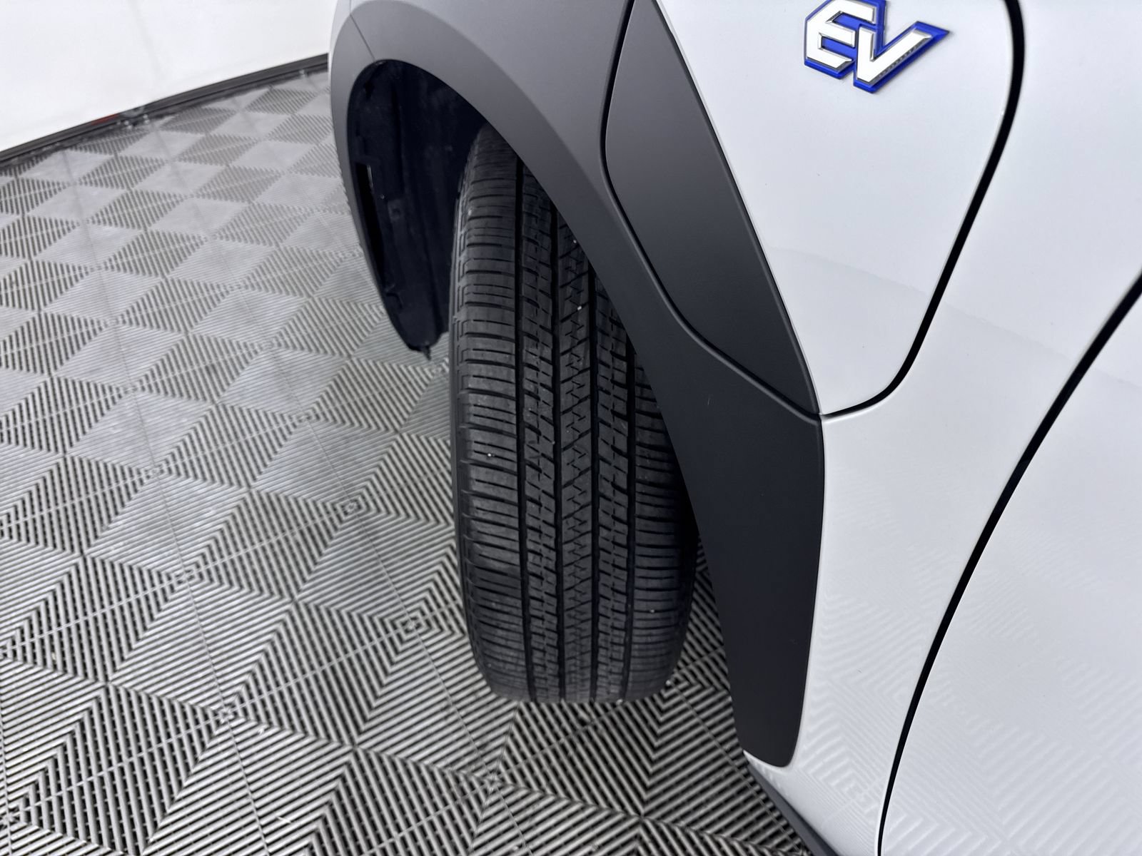 Certified 2023 Subaru Solterra AWD image 32